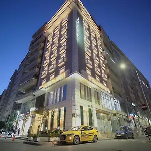 Hotel Light, Yzberish